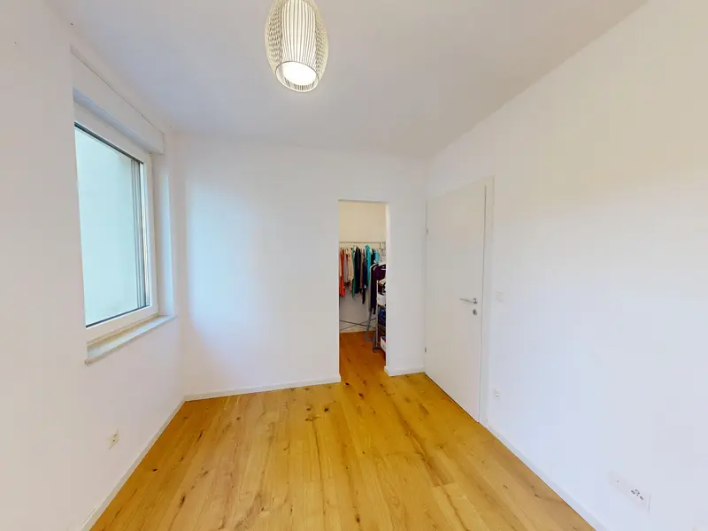 Premium Gartenwohnung in einem Zweiparteienhaus (Haushälfte) mit Terrasse & eigenem Parkplatz
