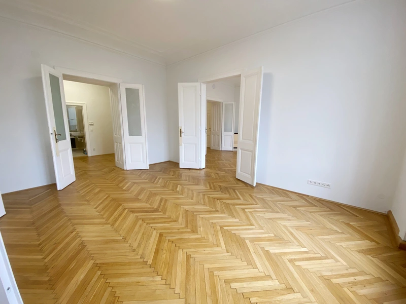 Traumhafte Altbauwohnung in Toplage!