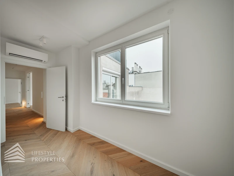 Elegante 4-Zimmer Wohnung mit Terrasse, Erstbezug!
