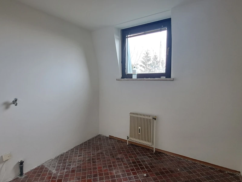 Sanierungsbedürftige 4-Zimmer Terrassen-Wohnung mit viel Potenzial!