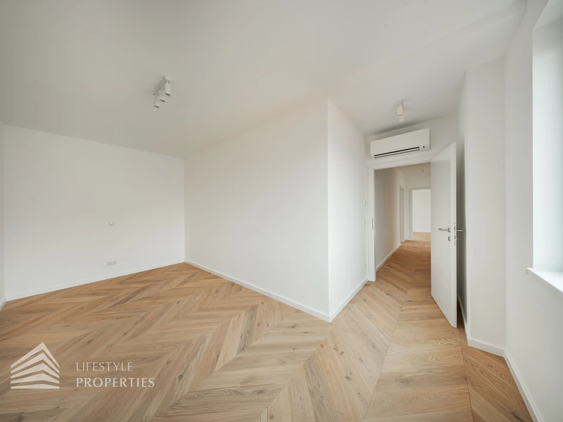 Elegante 4-Zimmer Wohnung mit Terrasse, Erstbezug!