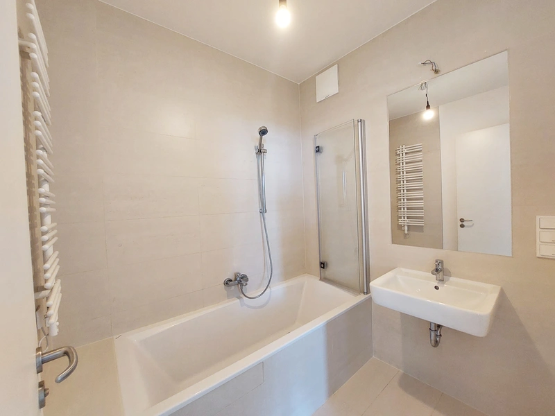 2-Zimmer-Wohnung mit Balkon im 16. OG mit sensationellem Weitblick!