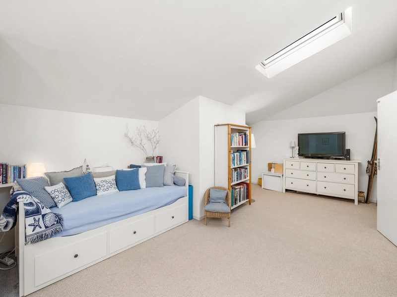 Großzügige Dachgeschoßwohnung mit Terrasse in Top-Lage!