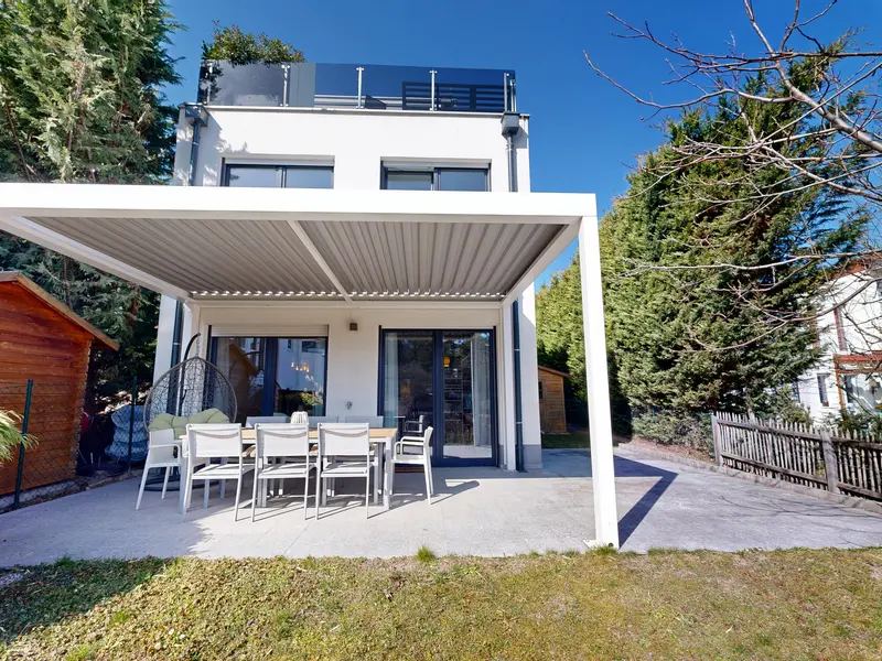 Premium Gartenwohnung in einem Zweiparteienhaus (Haushälfte) mit Terrasse & eigenem Parkplatz