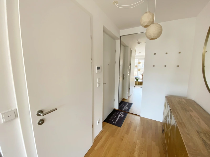 Traumhafte 2-Zimmer-Wohnung mit Terrasse nahe Schönbrunn!