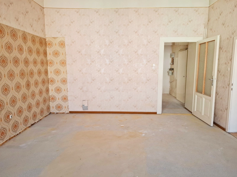 Altbaucharme trifft moderne Sanierung – Wohnen in Landstraße
