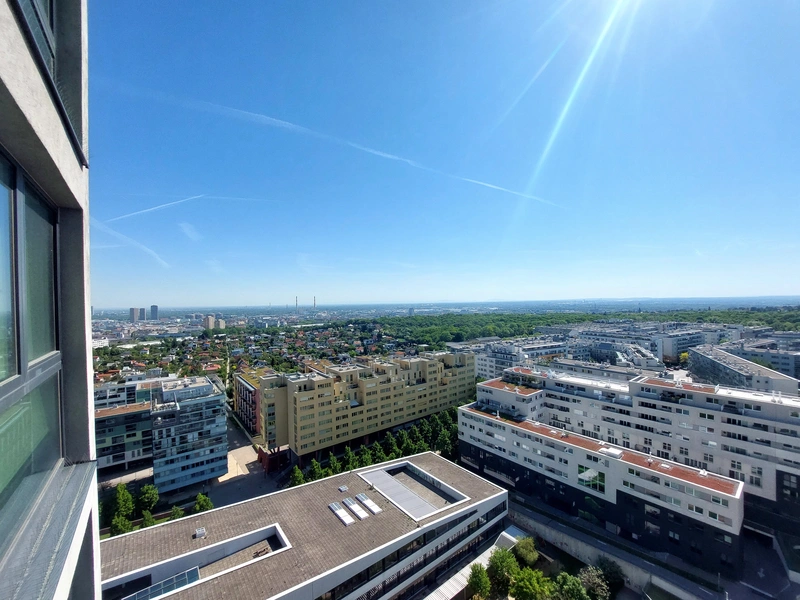 2-Zimmer-Wohnung mit Balkon im 16. OG mit sensationellem Weitblick!