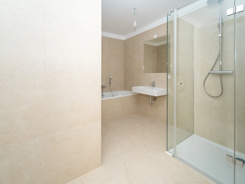 Der Himmel zum Greifen nah: Dachgeschoss-Maisonette mit Terrasse