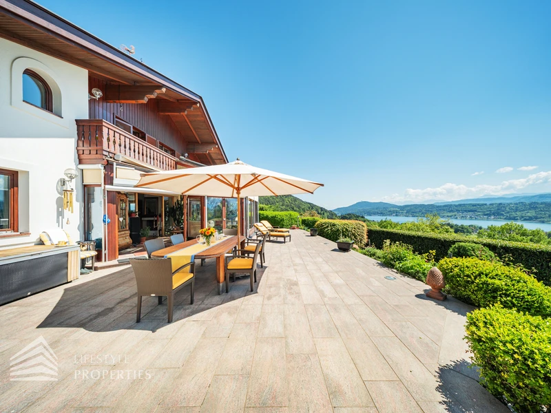 Prachtvolle Villa mit Pool und Garten mit Blick auf den Wörthersee und die mächtigen Karawanken