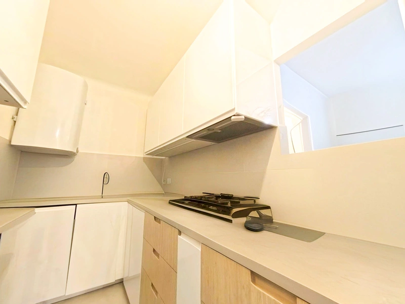 2-Zimmer-Wohnung in fast neuwertigem Zustand (komplett saniert)
