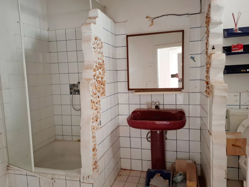 Altbaucharme trifft moderne Sanierung – Wohnen in Landstraße