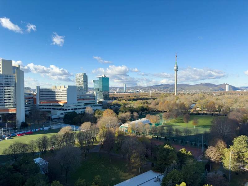 Wohnen über den Dächern Wiens (16. Stock) mit Blick auf die Donau (barrierefrei) & nahe UNO City | Freier Mietzins!