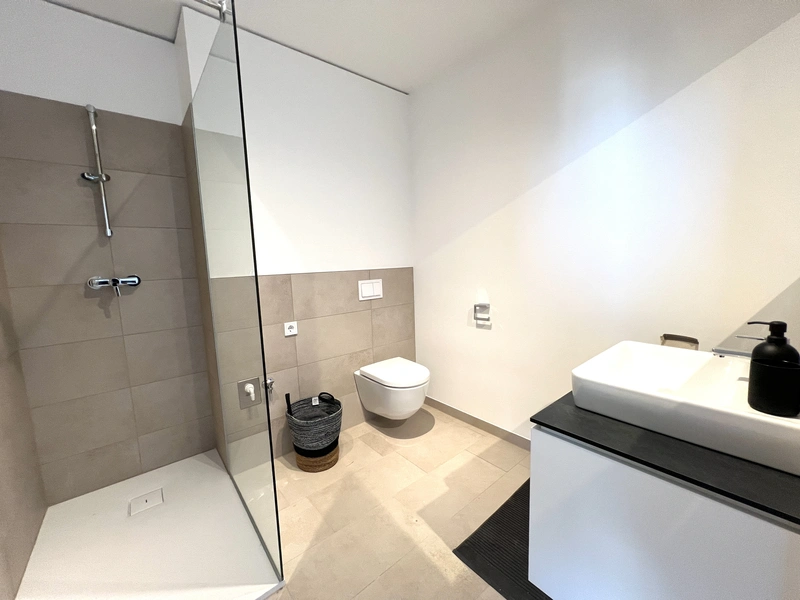 3 Zimmer Traumwohnung im 15.OG mit grandioser Aussicht ab 01. Juni!