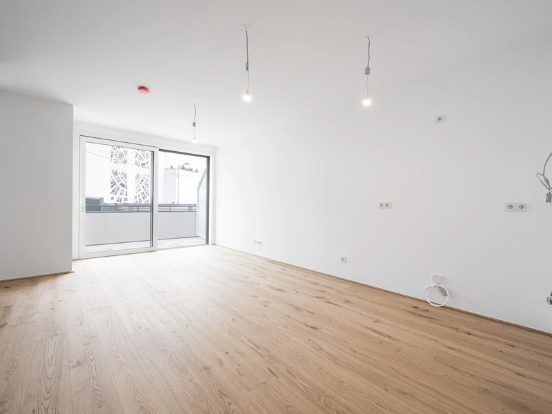3-Zimmerwohnung mit Pool & Eigengarten!