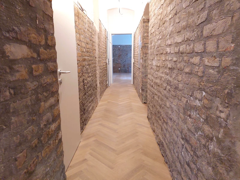 Modernisiertes Atelier im historischen Altbau in bester Stadtlage