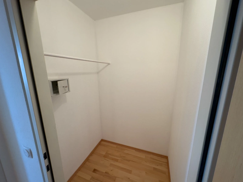 Wohnen über den Dächern Wiens (16. Stock) mit Blick auf die Donau (barrierefrei) & nahe UNO City | Freier Mietzins!