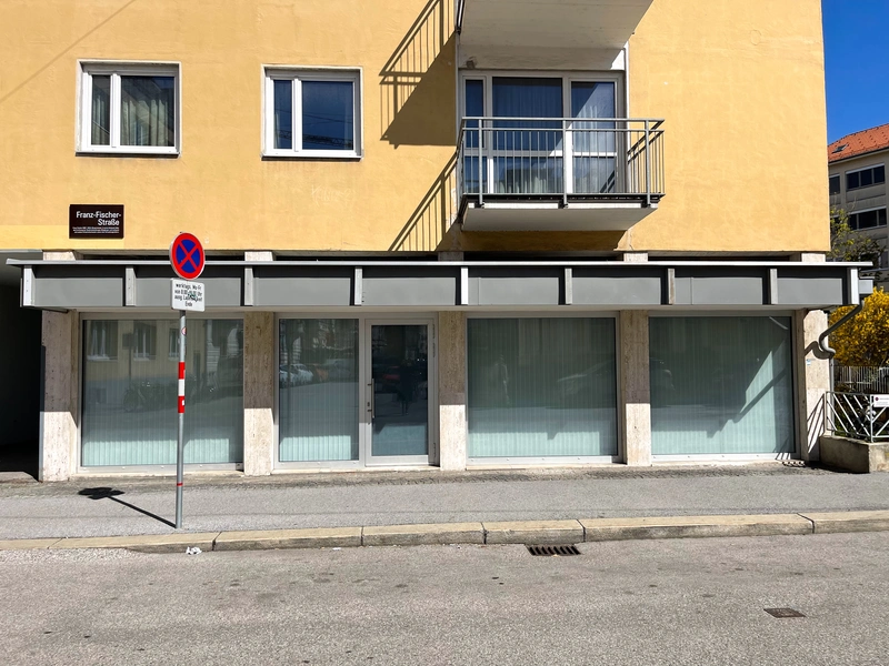 Lichtdurchflutetes Geschäftslokal in Top Lage