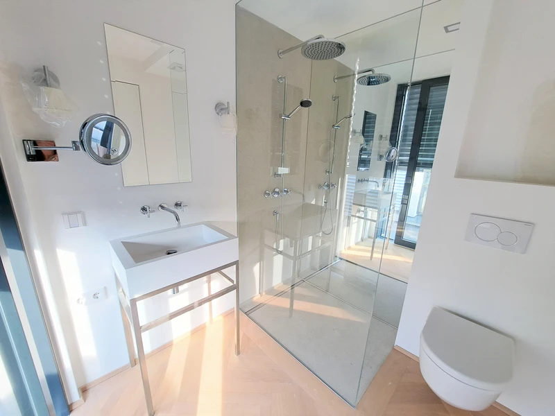 Stilvolle Maisonettewohnung mit Kamin und Dachterrassen im 4. Bezirk