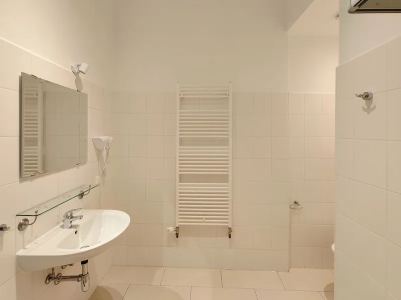 Küche inklusive! 2-Zimmer Altbaujuwel nahe Mariahilfer Straße