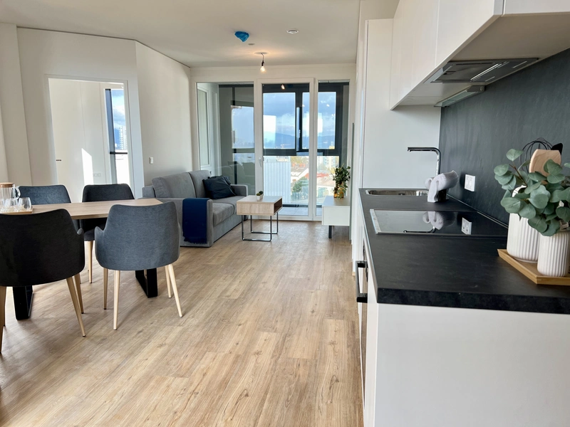 Willkommen im High Five – Exklusive 3-Zimmer-Wohnung mit Einbauküche und Fußbodenheizung!