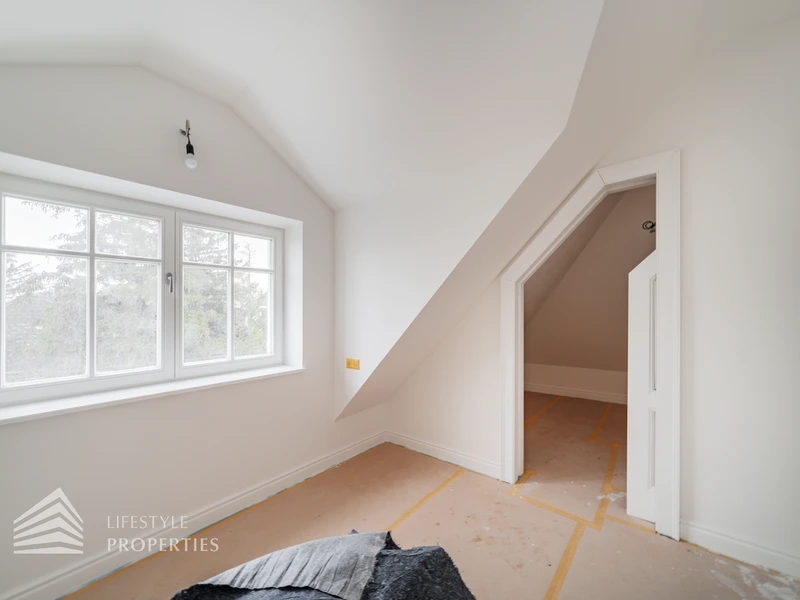 Exklusive, top-sanierte Stilaltbau-Villa mit Fernblick in Bestlage von Gersthof