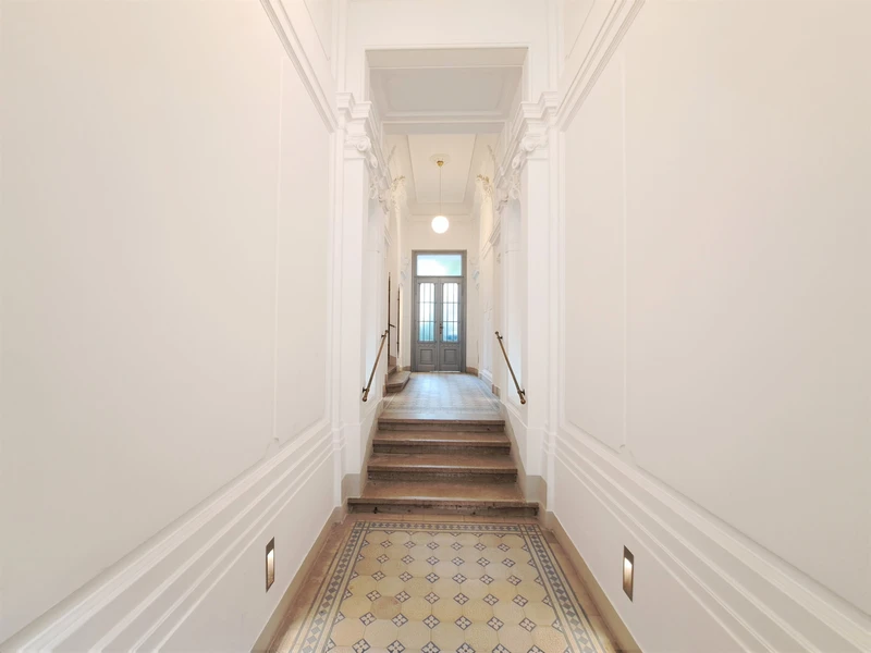 Modernisiertes Atelier im historischen Altbau in bester Stadtlage