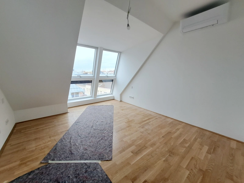 Exklusiv sanierte 2-Zimmer-Wohnung mit modernem Komfort