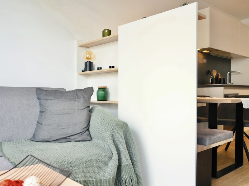 Helle 2-Zimmer-Wohnung mit Balkon und Abstellraum– Urbaner Komfort im High Five!