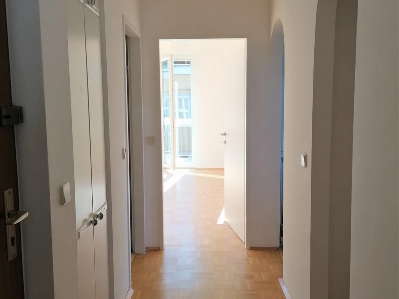 AB 01.05 verfügbar! Wunderschöne 2 Zimmerwohnung