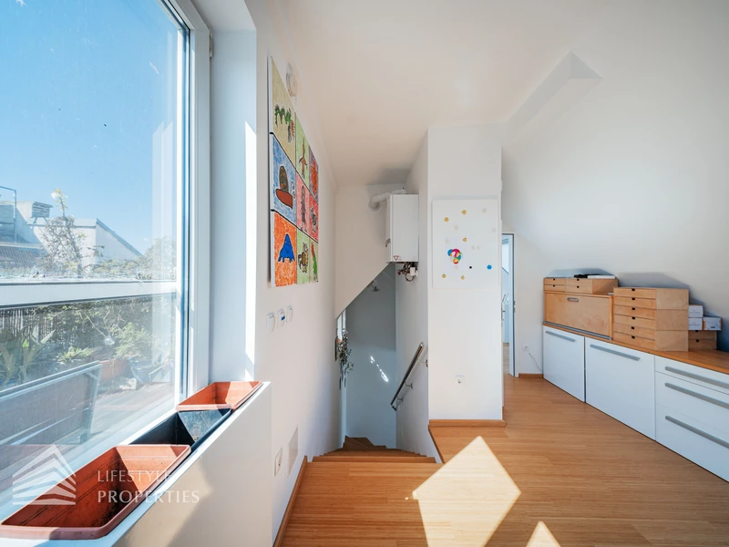 Elegante 3-Zimmer Dachgeschosswohnung mit Terrasse