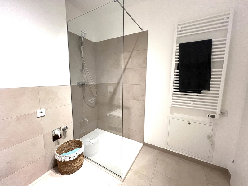 Urbanes Wohnen im High Five Tower ab 01. Juni 2025! Kompakte 1-Zimmer-Wohnung mit Loggia im 8.OG!