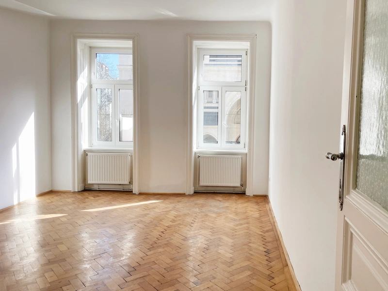 Altbaujuwel mit Blick auf die Canisiuskirche – Eleganz trifft Wiener Charme