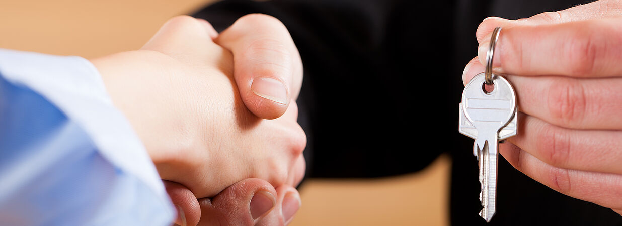Übergabe Schlüssel Eigentümer