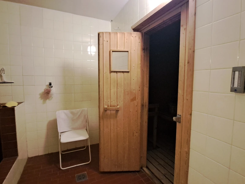 Sanierungsbedürftige 4-Zimmer Terrassen-Wohnung mit viel Potenzial!