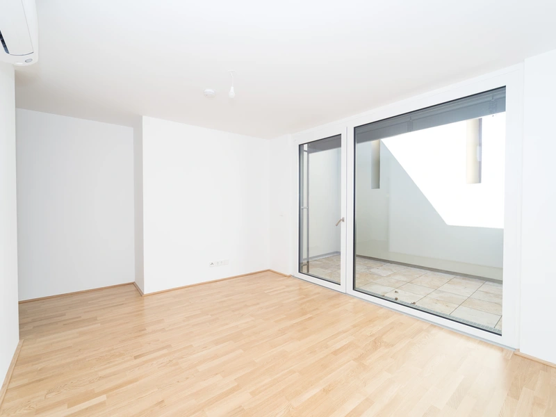 Der Himmel zum Greifen nah: Dachgeschoss-Maisonette mit Terrasse
