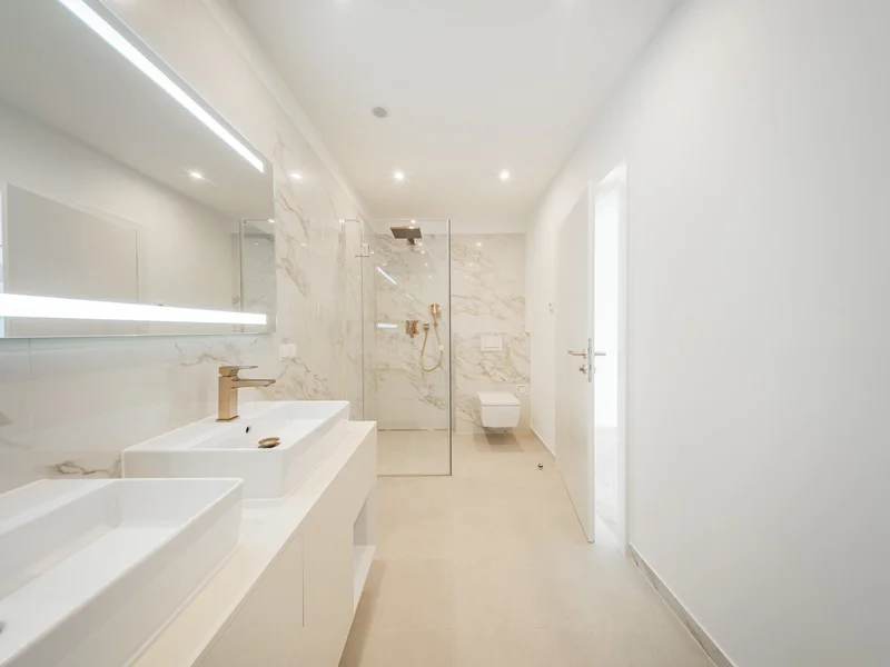 Wunderschöne 5-Zimmer-Dachgeschosswohnung – Erstbezug mit großer Dachterrasse!