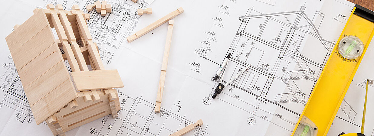 bauplan und holzbausteine