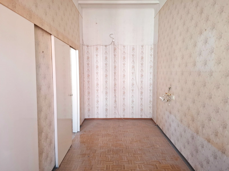 Altbaucharme trifft moderne Sanierung – Wohnen in Landstraße