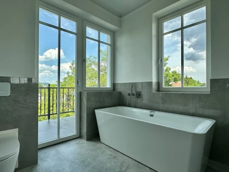 Exklusive, top-sanierte Stilaltbau-Villa mit Fernblick in Bestlage von Gersthof