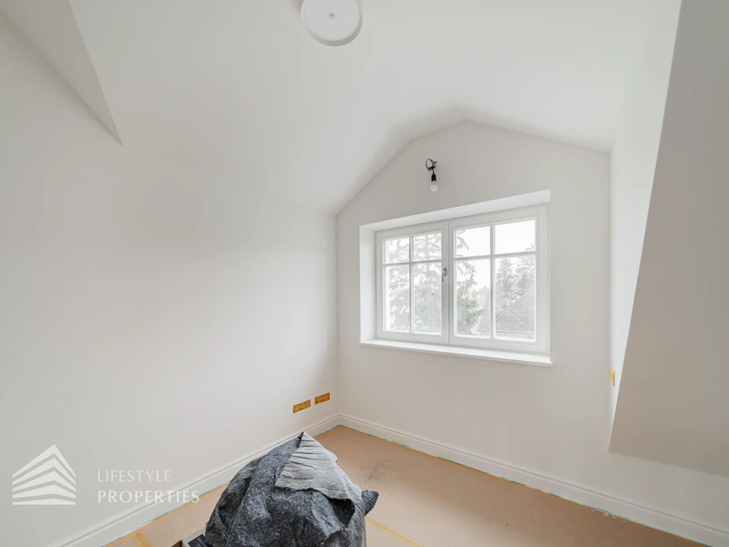 Exklusive, top-sanierte Stilaltbau-Villa mit Fernblick in Bestlage von Gersthof