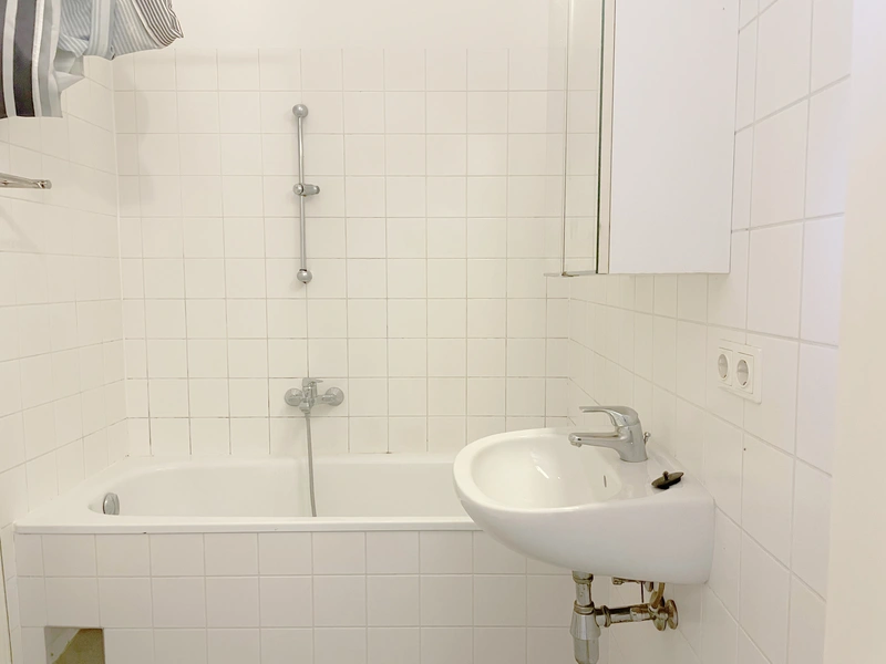 Klassischer Wiener Altbau mit Charakter – Stilvolles Wohnen im 9. Bezirk