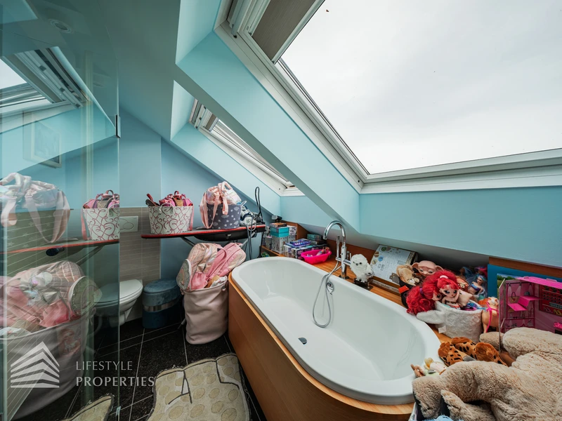 Beeindruckende 5-Zimmer Dachterrassenwohnung im 6. Wiener Gemeindebezirk