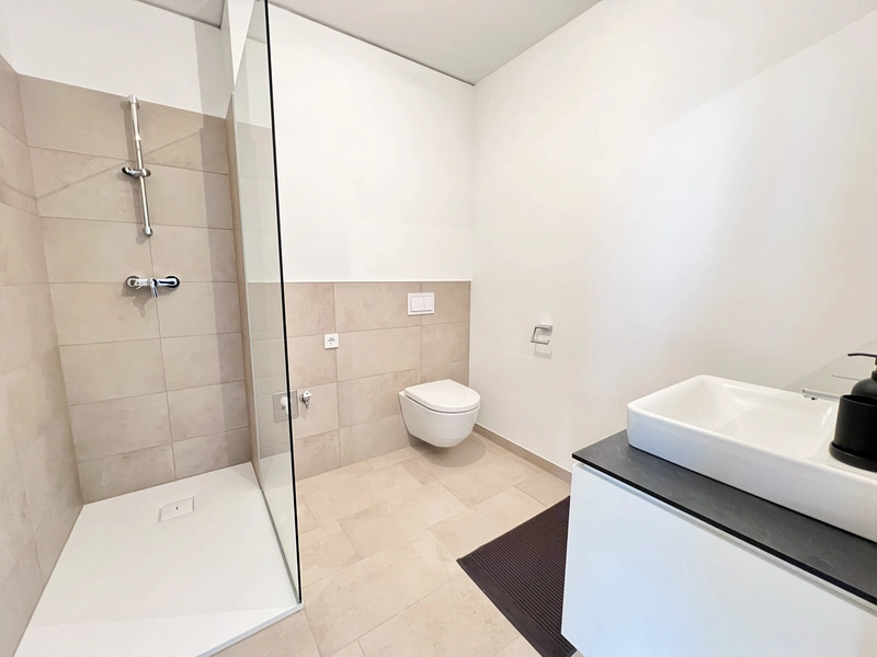 Willkommen im High Five – Exklusive 3-Zimmer-Wohnung mit Einbauküche und Fußbodenheizung!