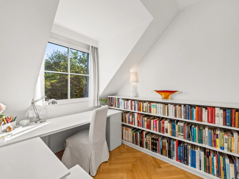 Großzügige Dachgeschoßwohnung mit Terrasse in Top-Lage!