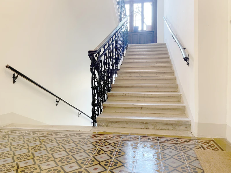 Klassischer Wiener Altbau mit Charakter – Stilvolles Wohnen im 9. Bezirk