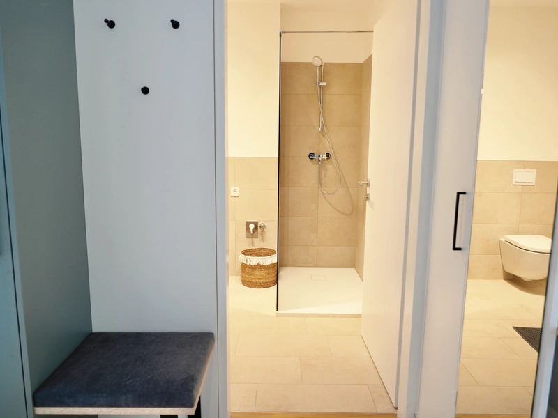 Helle 2-Zimmer-Wohnung mit Balkon und Abstellraum– Urbaner Komfort im High Five!