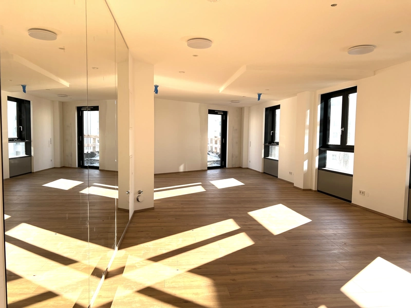 Moderne 2-Zimmer-Wohnung mit Einbauküche im 19.OG und Co-Working-Raum – Perfekt für junge Paare!