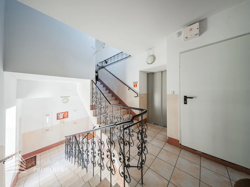 Elegante 3-Zimmer Dachgeschosswohnung mit Terrasse
