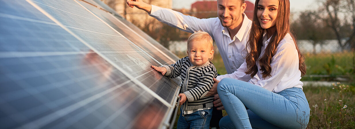 photovoltaikanlage und familie