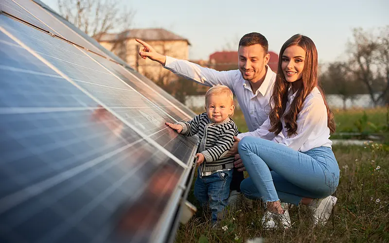 photovoltaikanlage und familie